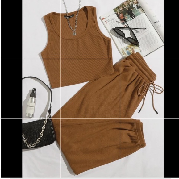 Super Cute Brown 2 Piece Set 🤎🤎 - Picture 12 of 16